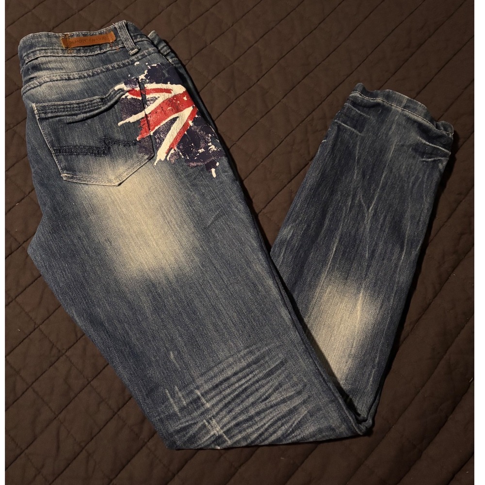 Almost‎ Famous Union Jack Graphic Skinny Jeans Medium Wash Distressed Size 7